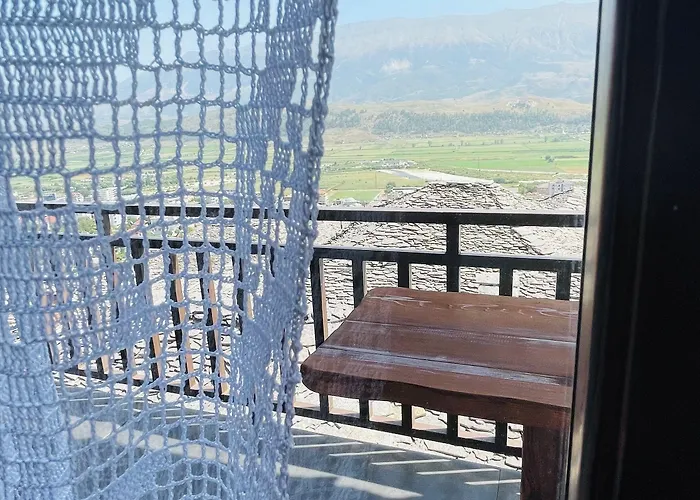 Denis 1930 Traditional Family In Old Town Homemade Breakfast 4* Gjirokastër