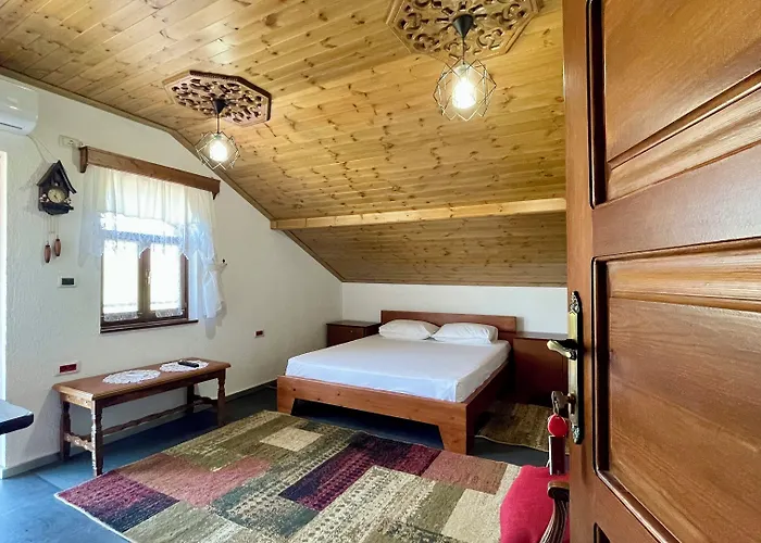 Casa de hóspedes Denis 1930 Traditional Family In Old Town Homemade Breakfast 4*