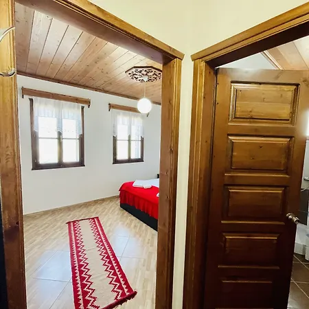 Denis House 1930 Cozy Private With Authentic Charm Penzion Gjirokastër