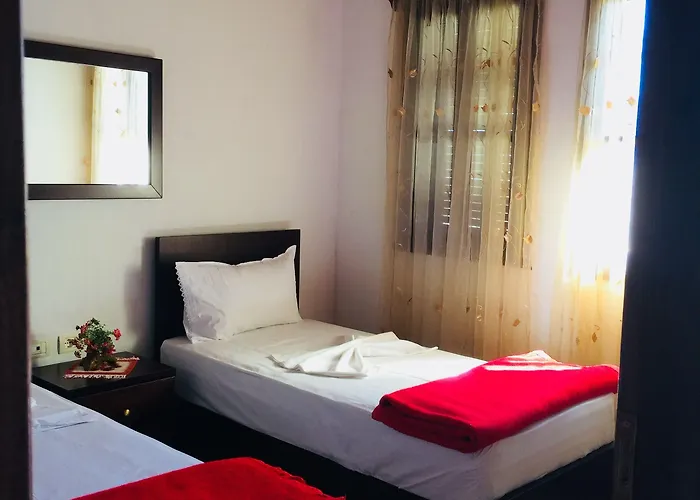 Guest house Denis 1930 Traditional Family In Old Town Homemade Breakfast Gjirokaster
